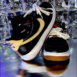 - Air Force 1 '07 LV8 'Pomegranate